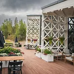 Hotel Arctic Treehouse 5*