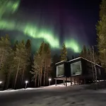Arctic Treehouse 5*
