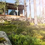 Arctic Treehouse 5*