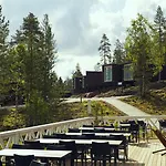 Arctic Treehouse 5*