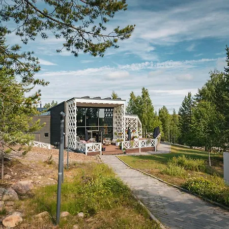 Hotel Arctic Treehouse 5*