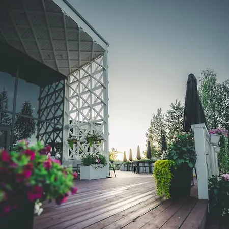 Arctic Treehouse 5* Ροβανιέμι