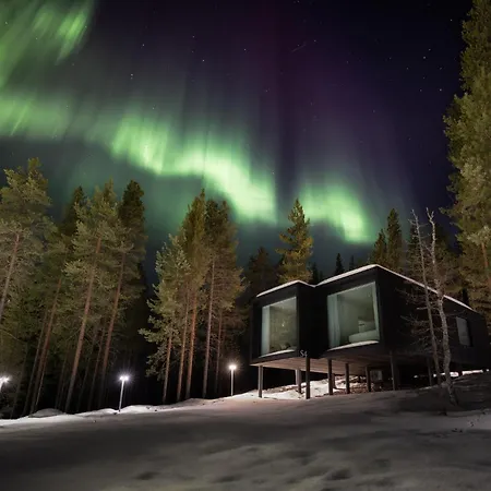 Arctic Treehouse 5*