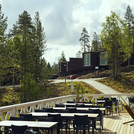 Arctic Treehouse 5*