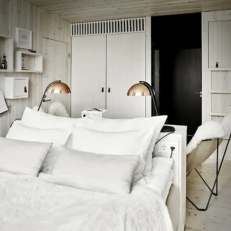 Arctic Treehouse 5*