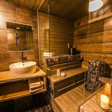 Hotel Arctic Treehouse