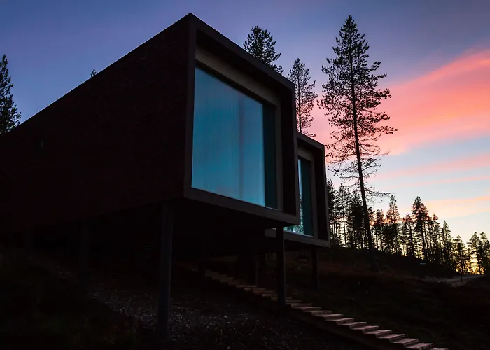 Arctic Treehouse Hotel 5*